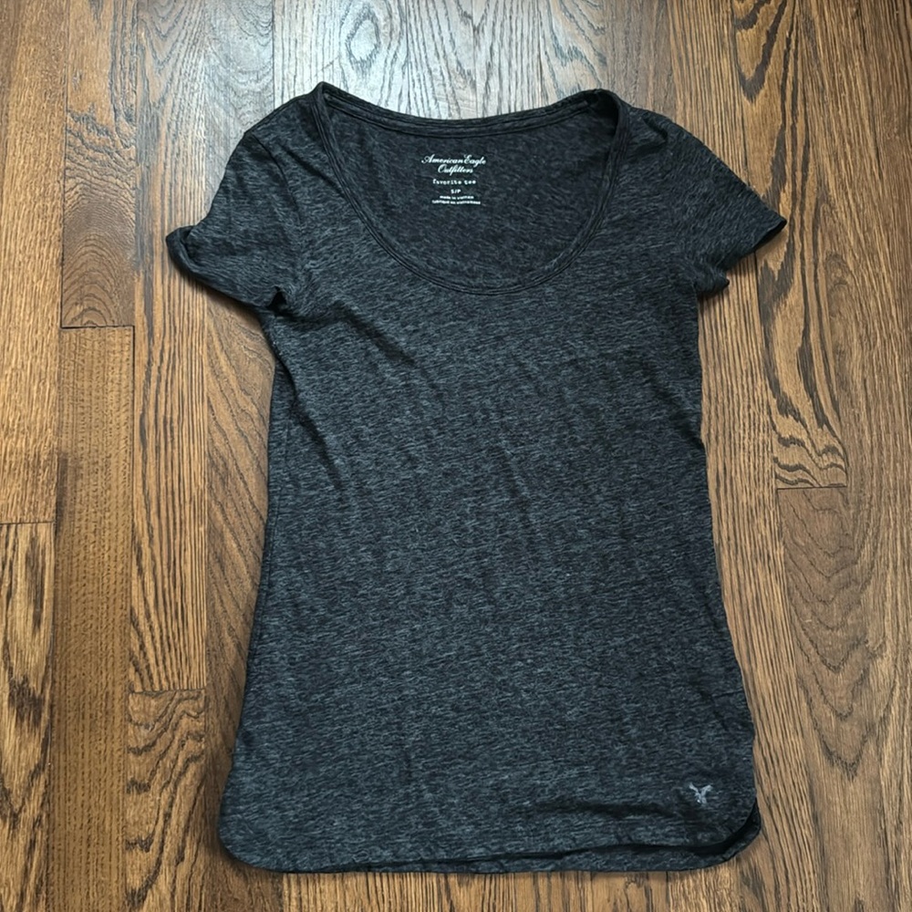 American Eagle Heather Gray tee